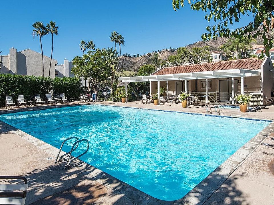 1st image of 23904 De Ville Way