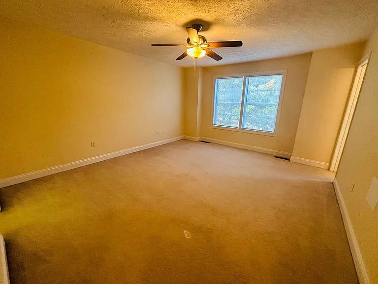 385 Oak Tree Blvd NW — Photo 6