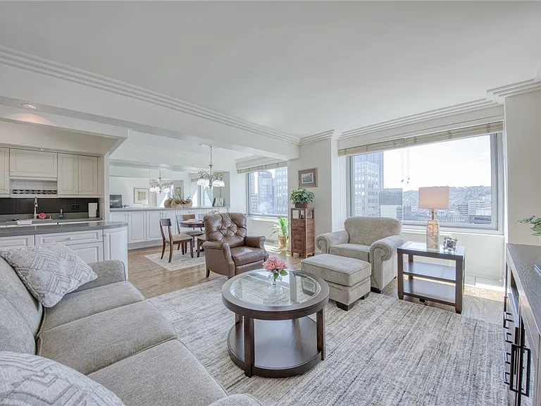 320 Fort Duquesne Blvd #26N — Photo 8