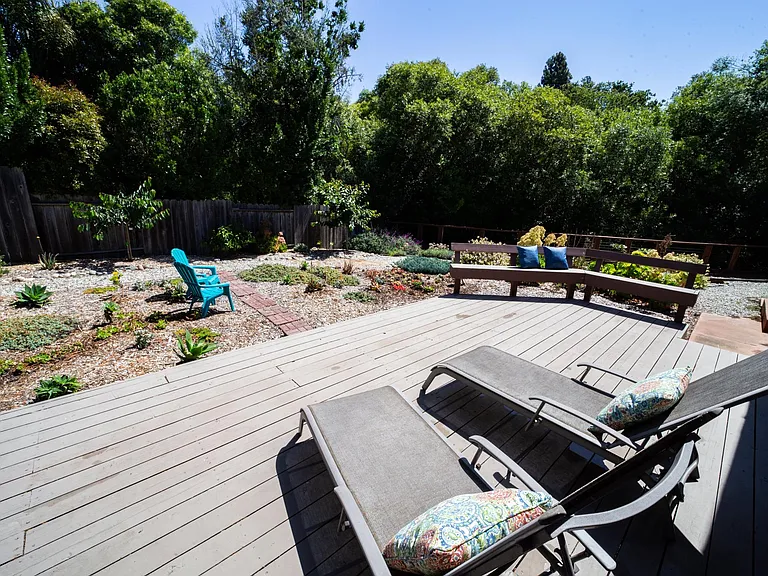 310 Alma Ln — Photo 34
