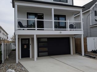 72 4th St, Highlands, NJ 07732