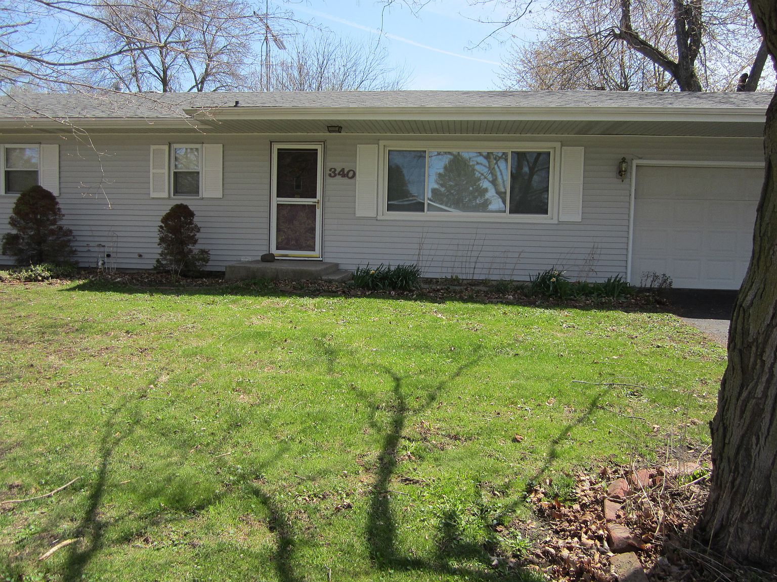 340 N Pine St, Waterman, IL 60556 Zillow