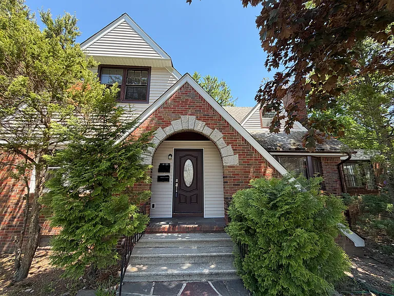 4-21 Saddle River Rd #1 — Photo 1