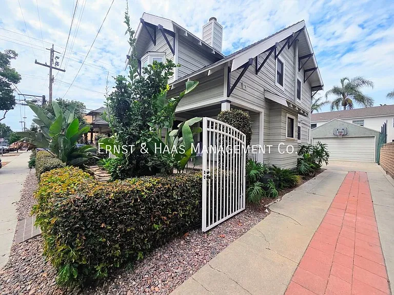 129 Orange Ave — Photo 2