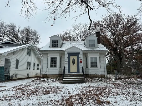 4 Lincoln Pl, Decatur, IL 62522