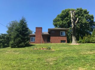 352 Coraopolis Rd, Coraopolis, PA 15108