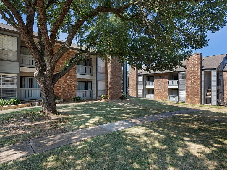 903 W Road To Six Flags St — Photo 22