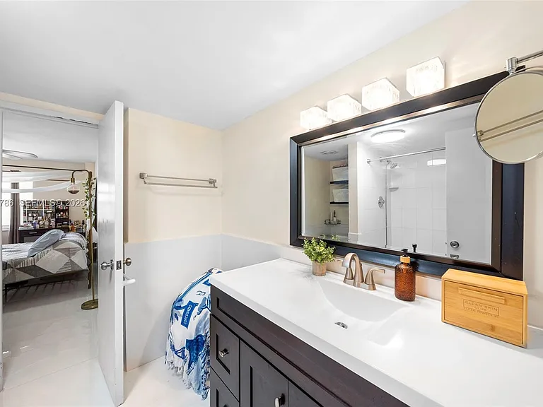 1330 NE 105th St #301 — Photo 14