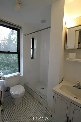 Rented by Town Residential | media 39