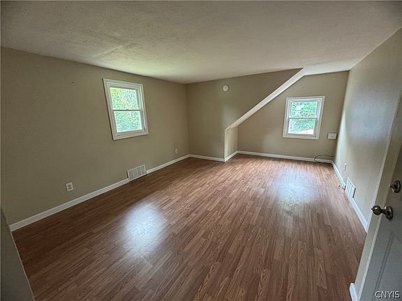 3rd image of 220 Roxann Ave