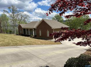 767 Monte Sano Dr, Scottsboro, AL 35769