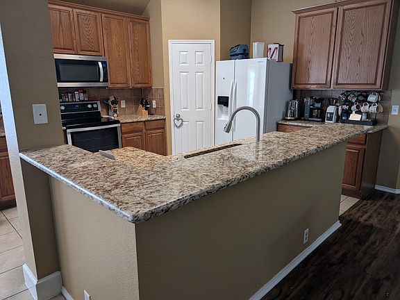 4th image of 3818 English Oak Dr