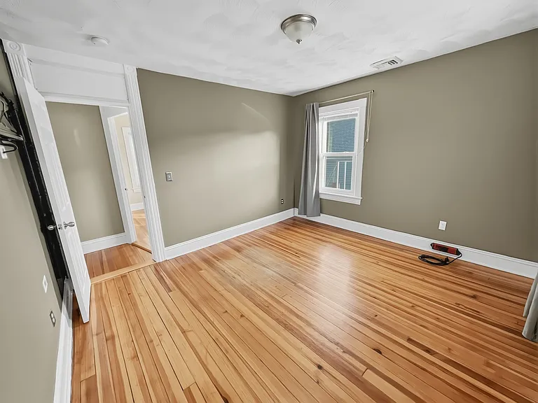 358-362 Weeden St #3 — Photo 21