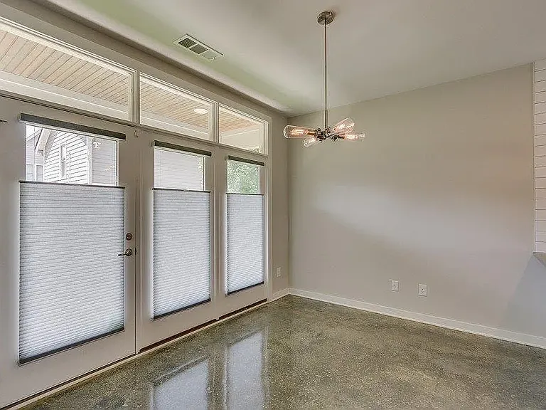 217 Gentry Ave — Photo 6