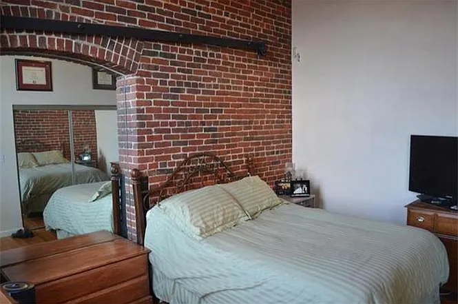 320 W 2nd St #411 — Photo 5