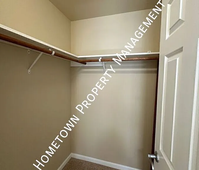 4241 Dudley Dr NE — Photo 19