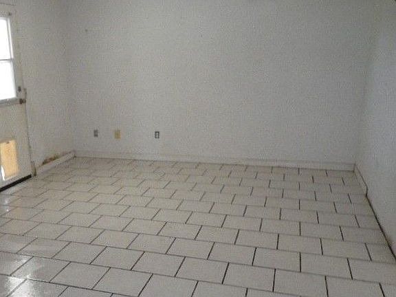 5th image of 4627 Sunburst Ave