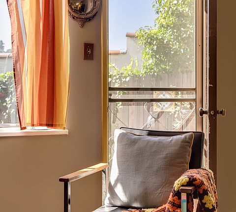 5th image of 2232 N Beachwood Dr APT 12