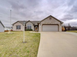 1504 Summerset Rdg, Auburn, IN 46706