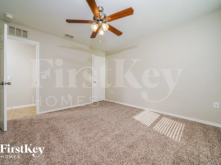 1505 Vernon Dr — Photo 10