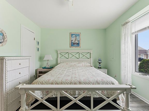 2nd image of 124 E Austin Ave #6