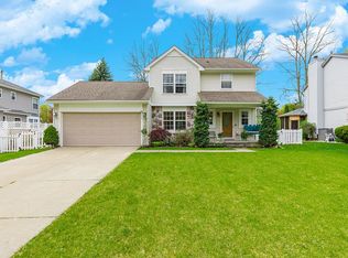 4069 Stanmoor Dr, Waterford, MI