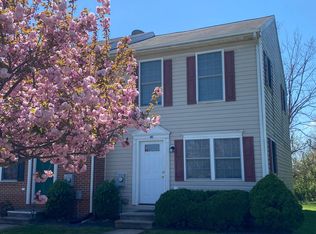 40 Santa Fe Ct, Falling Waters, WV 25419