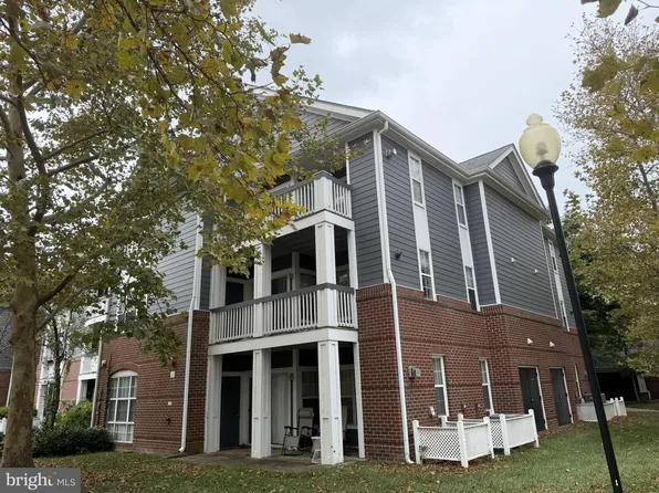 20332 Beechwood Ter Unit 201, Ashburn, VA 20147