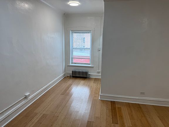 2nd image of 5000 N Kenmore Ave #304