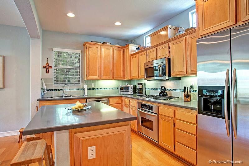 2nd image of 2530 Escala Cir