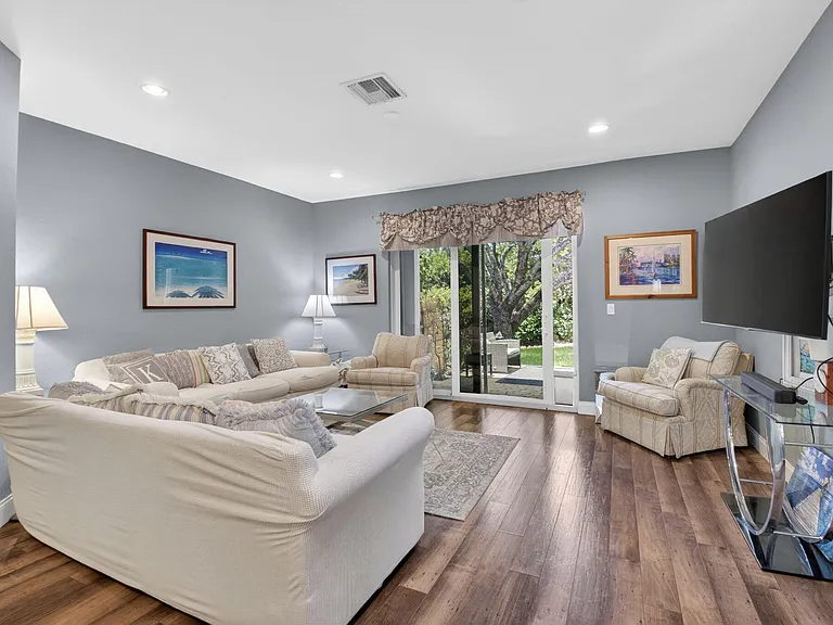 2626 Webb Ave — Photo 6