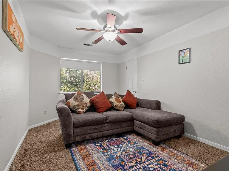 8503 Delavan Ave — Photo 27