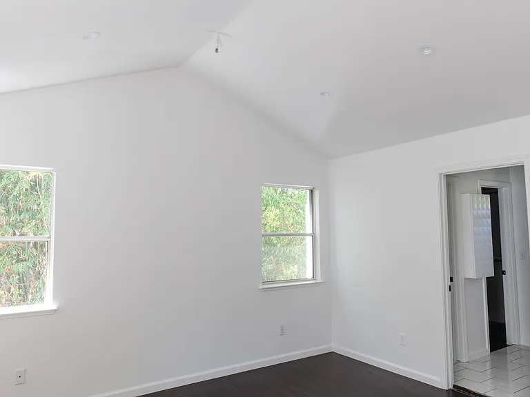 652 Charleston Ct — Photo 12