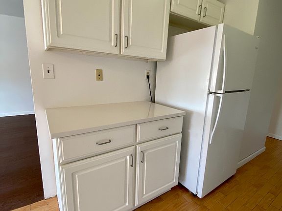 2nd image of 47 Davis Ave Floor 4H-4