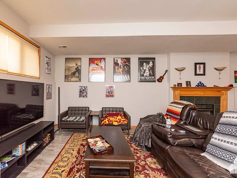 1401 N Artesian Ave #1 — Photo 2