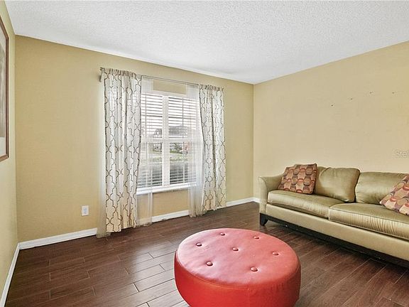 4th image of 809 Burland Cir