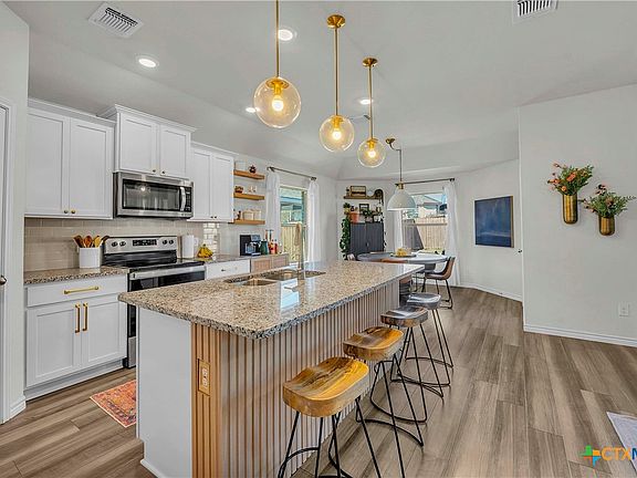 2nd image of 5630 Baffin Ln