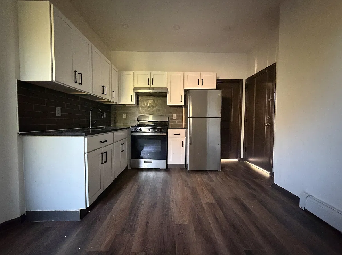 2 bed, 750 sqft, $1,850 — Photo 2