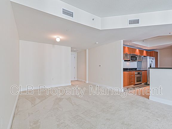 4th image of 241 Riverside Dr Unit 807