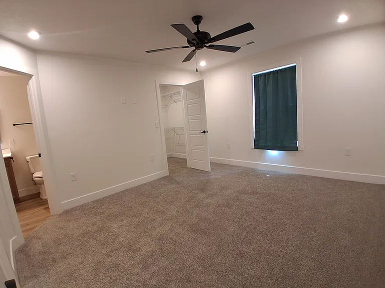 1453 W Todd Ln — Photo 8