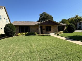 235 Austin St, Grapevine, TX 76051