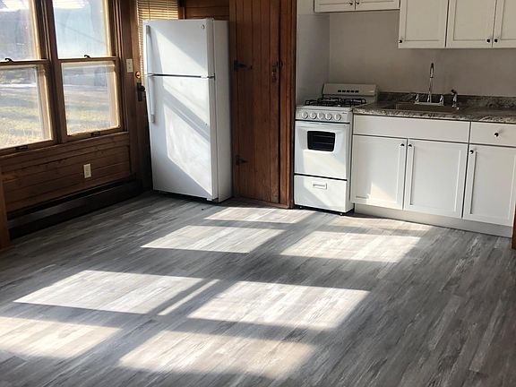 2nd image of 2627 W Saint Lawrence Ave #4
