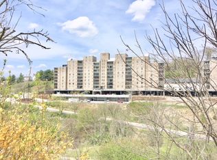 2120 Greentree Rd APT 710W, Pittsburgh, PA 15220