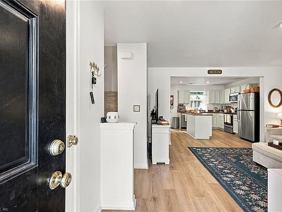 4th image of 1202 Lakeview Cv