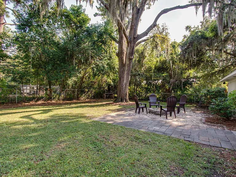 Large backyard to enjoy