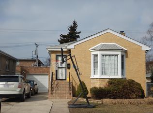 4422 Amelia Ave, Lyons, IL