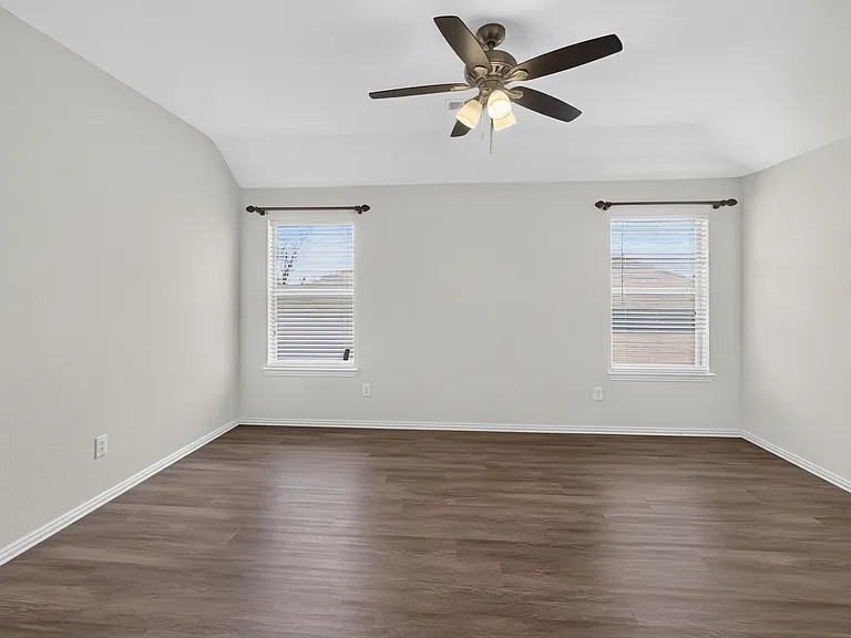 4521 Chaparral Creek Dr — Photo 18
