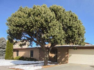 379 Aragon Ave, Los Alamos, NM 87547