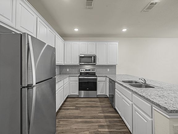 4th image of 105 SE 4th St #2