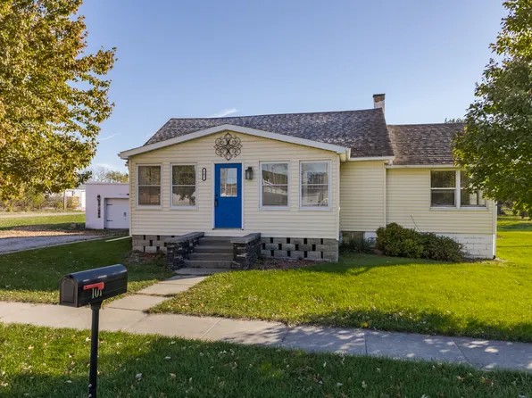 101 S Division St, Stanford, IL 61774